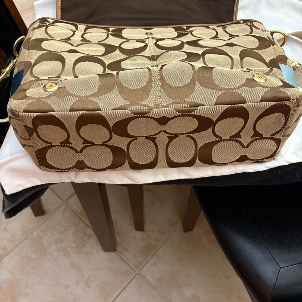 Coach Classic Multi Stripe Diaper Bag Large Lots Of Pockets Great Condition - Picture 7 of 11